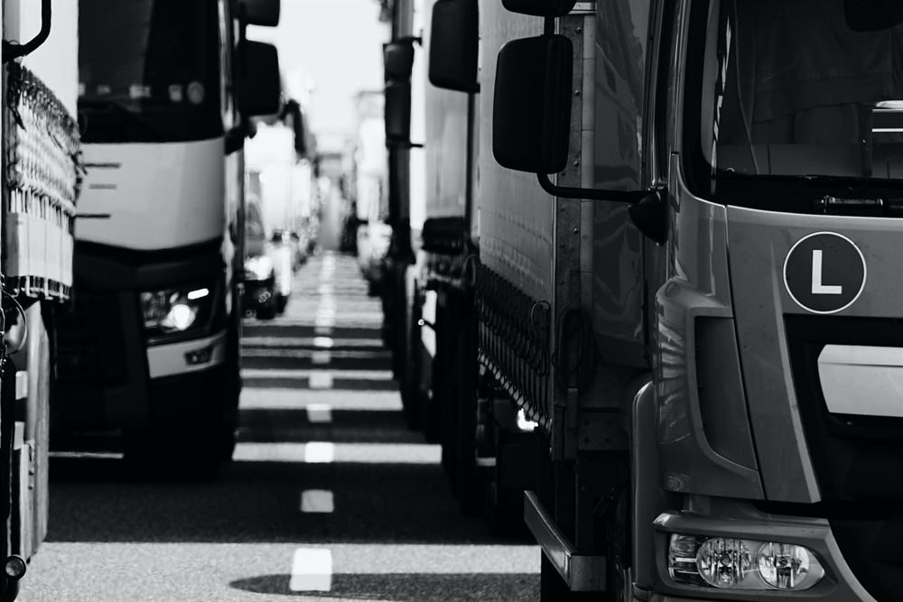 Camiones de transporte terrestre